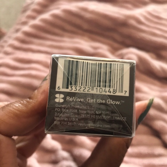 Re’Vive Defensif Serum skincare - Picture 3 of 3